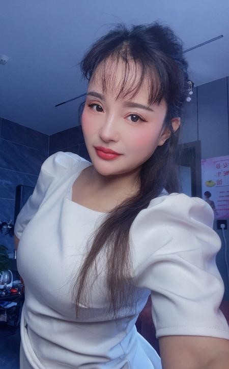 E奶少妇杨洋