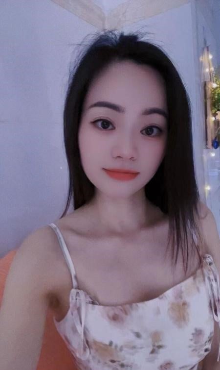 白云美胸少女茉莉