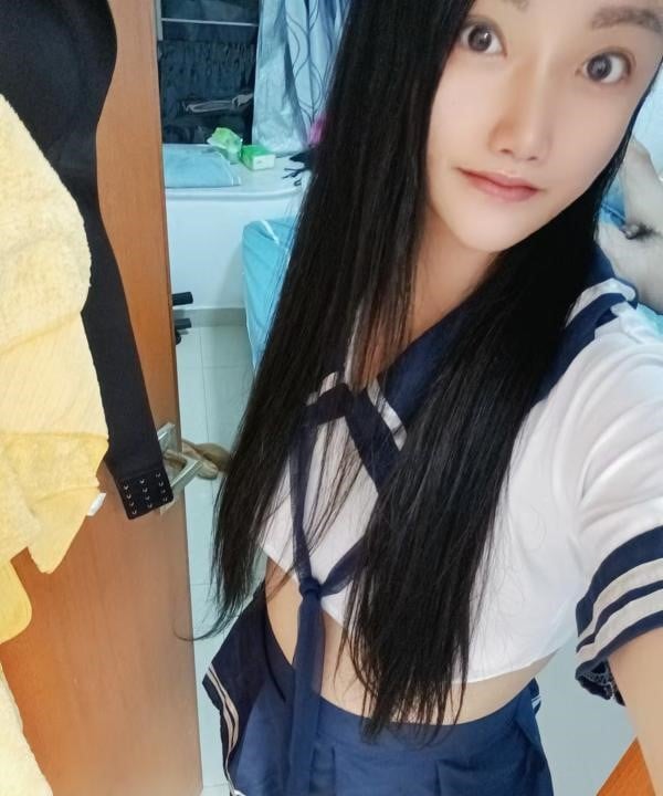 JK制服小美深喉一觉