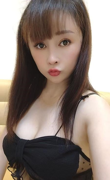 南门大胸美女