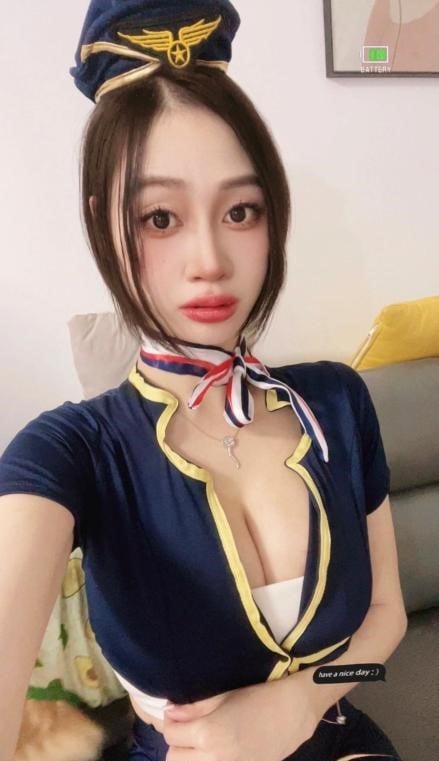 制服诱惑小静儿