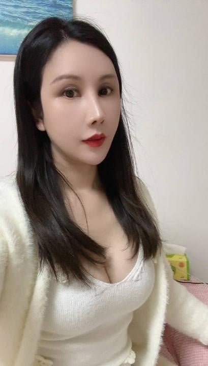 苗条美臀少妇